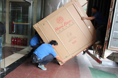 文城镇钢琴贵重工艺品无忧运